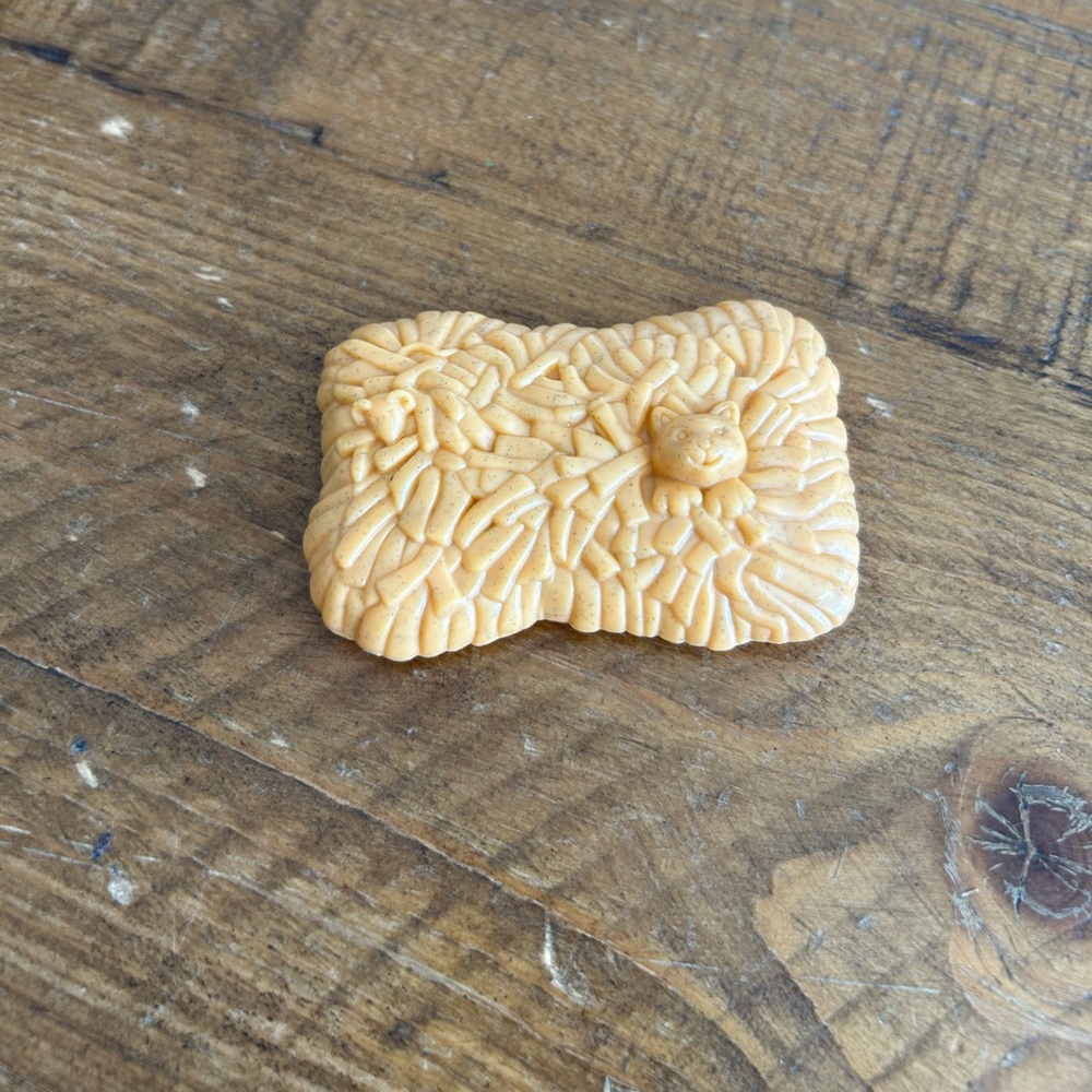 Fisher Price Little People Nativity Cat Hay Bale Straw Replacement Stable as is